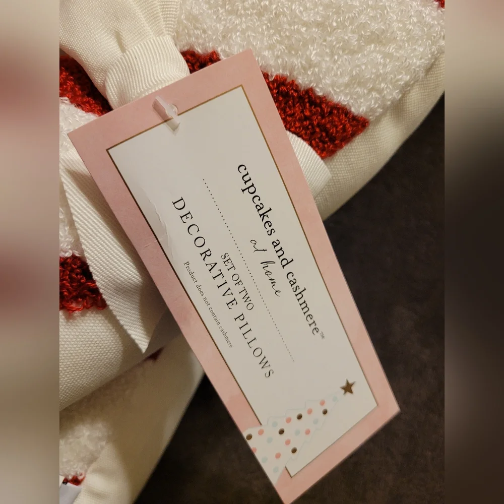 🌲 NWT Cupcakes and Cashmere Peppermint Christmas Candy Cane pillows